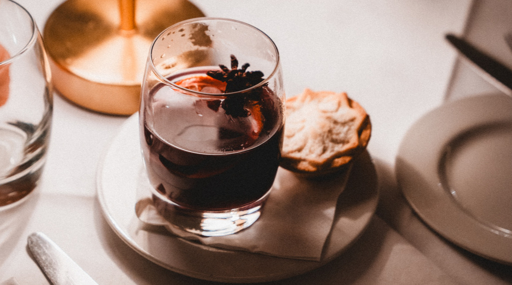 Oysters, Champagne and Mulled Wine This Christmas Day